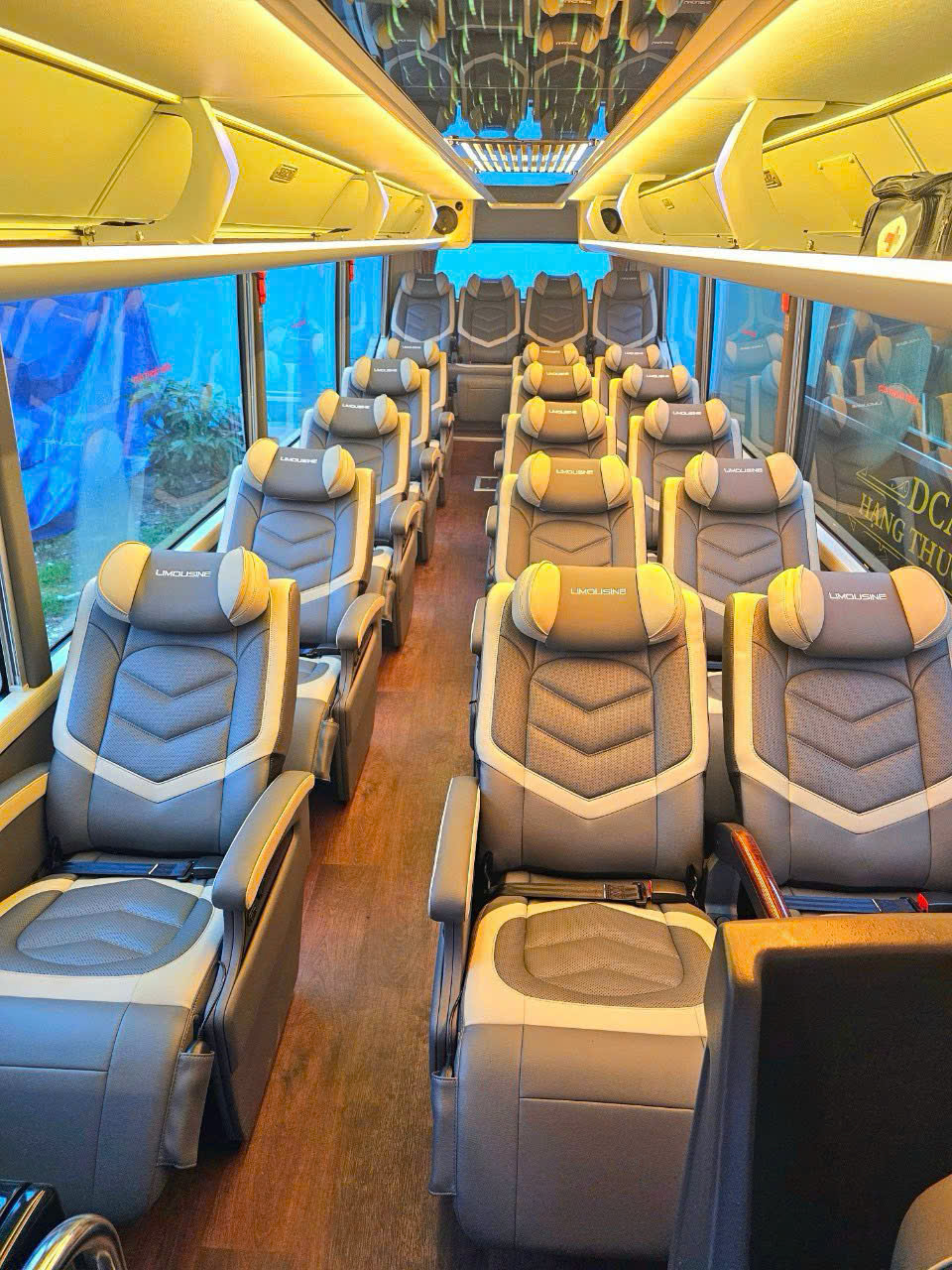 limousine bus hire hcmc