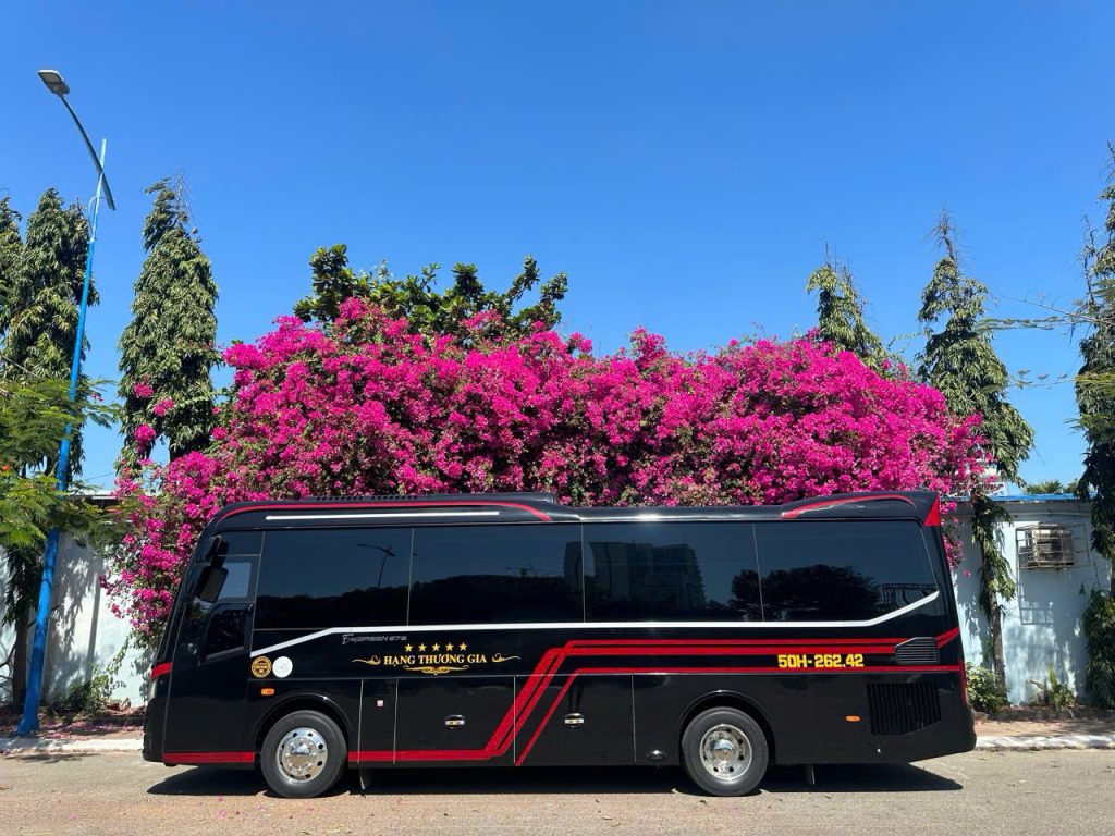 limousine bus hire hcmc